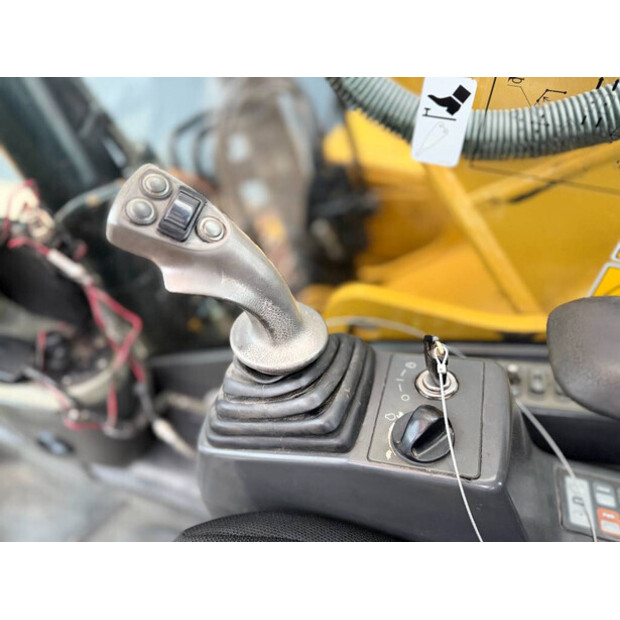 2008 Caterpillar 320DL-45810846