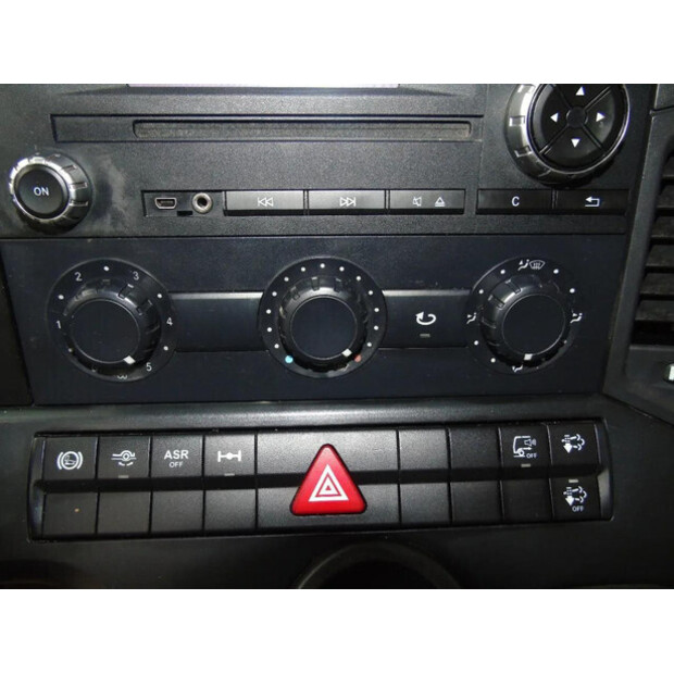 2013 Mercedes-Benz Antos-45810866