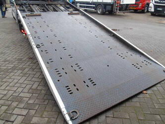 2011-iveco-eurocargo-1428671-45810876