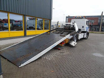 2011-iveco-eurocargo-1428671-45810877