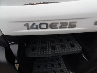 2011-iveco-eurocargo-1428671-45810888