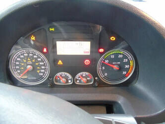 2011-iveco-eurocargo-1428671-45810900