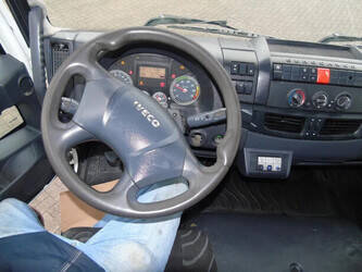 2011-iveco-eurocargo-1428671-45810902