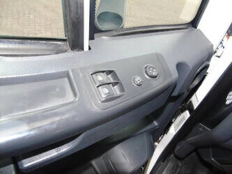 2011-iveco-eurocargo-1428671-45810903