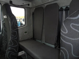 2011-iveco-eurocargo-1428671-45810905