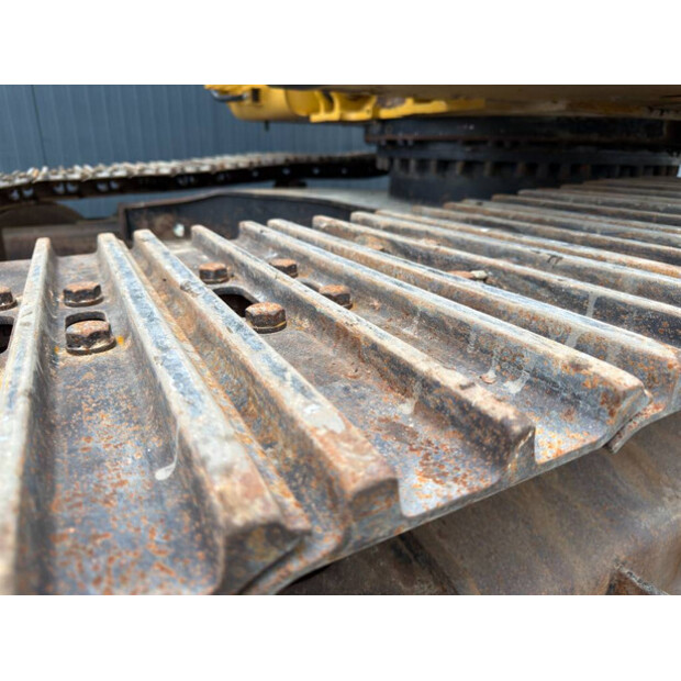 2016 Caterpillar 320FL-45810948