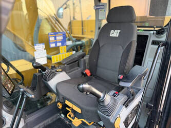 2019-caterpillar-323-1428675-45811089