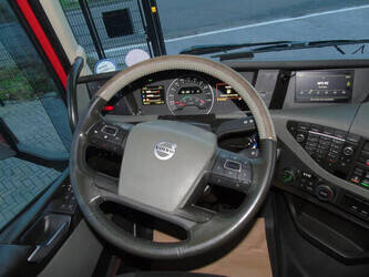 2017-volvo-fh-1428681-45811347