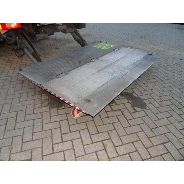 2017 فولفو FH-45811366