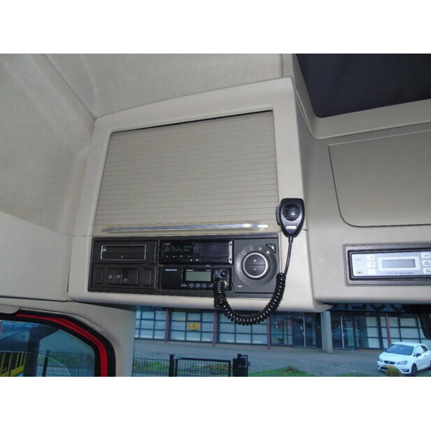 2017 فولفو FH-45811372