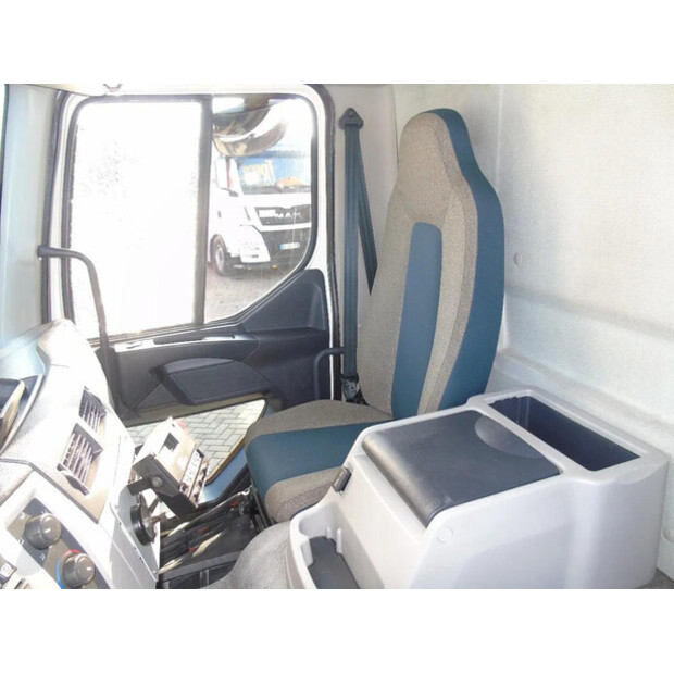 2016 Volvo FL-45811511