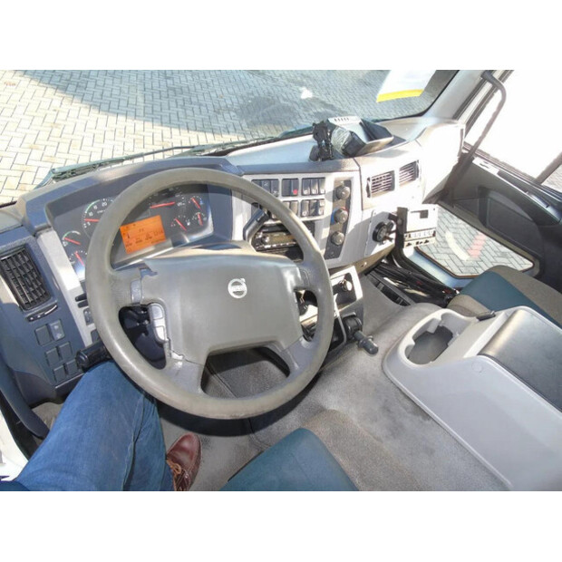 2016 Volvo FL-45811519