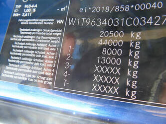 2021-mercedes-benz-actros-45811763