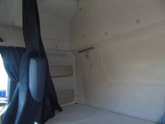 2021-mercedes-benz-actros-45811773