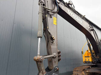 2015-volvo-ec220el-1428695-45811962