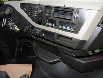 2017-volvo-fh-1428721-45813197