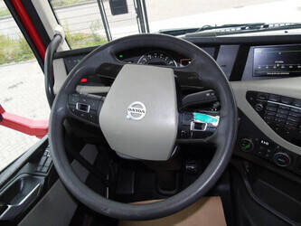 2017-volvo-fh-1428721-45813200