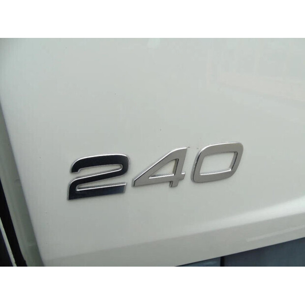 2011 فولفو FL-45813721