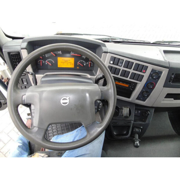 2011 فولفو FL-45813738