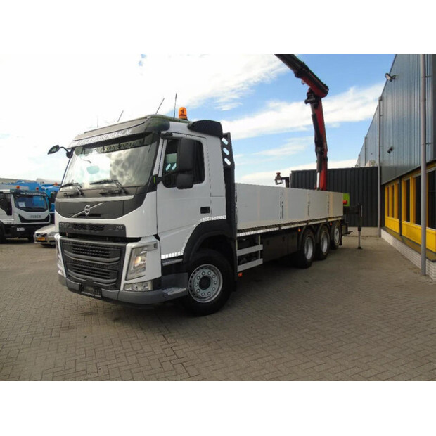 2017 فولفو FM-45814158