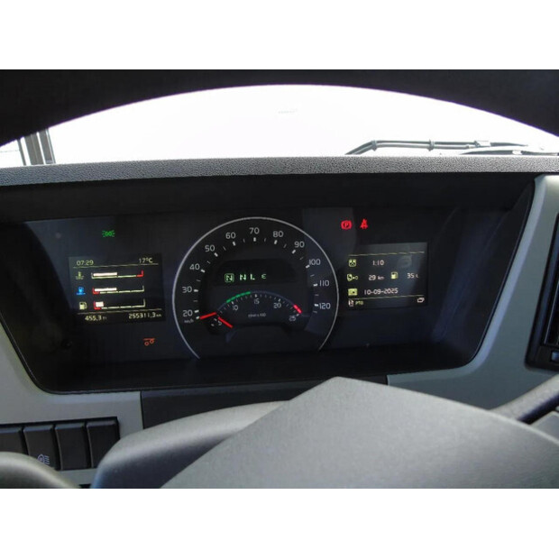 2017 فولفو FM-45814197