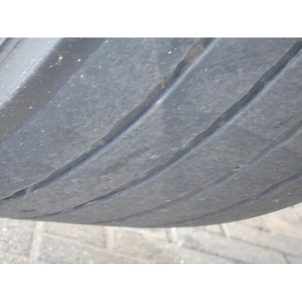 2017 فولفو FM-45814211