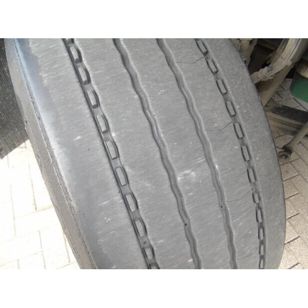 2017 فولفو FM-45814214