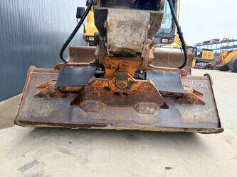 2013-volvo-ew180d-1428750-45814345