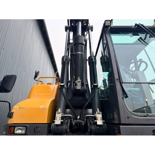 2013 فولفو EW180D-45814351