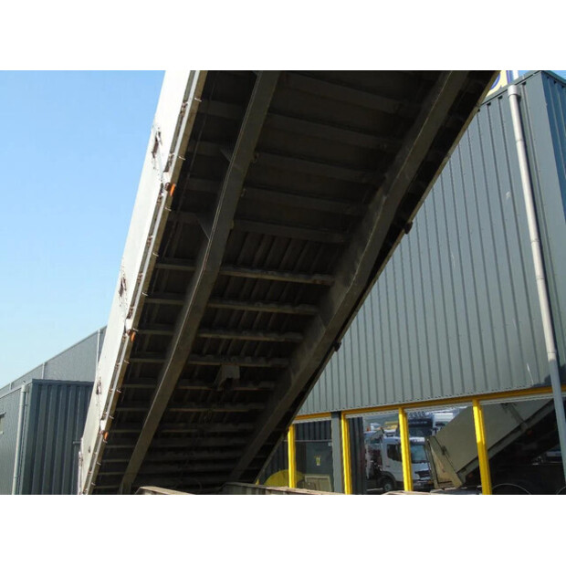 2003 Kwb SAF-45814579