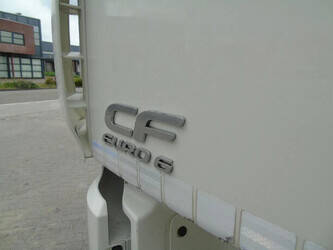 2015-daf-cf400-1428765-45814829