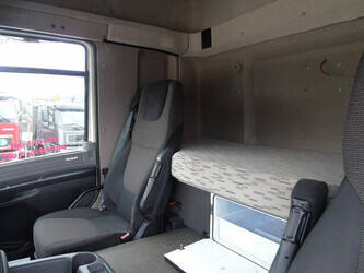 2015-daf-cf400-1428765-45814838