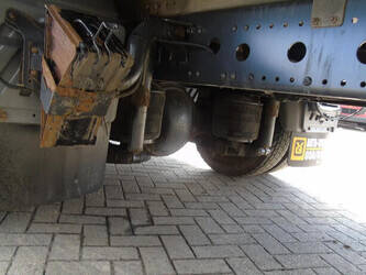 2010-mercedes-benz-atego-1428767-45814884