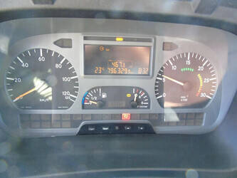 2010-mercedes-benz-atego-1428767-45814892