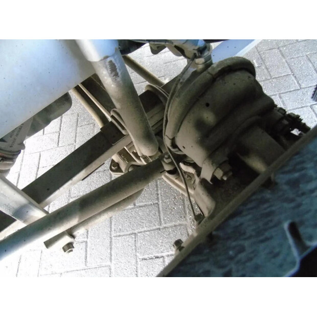 2013 فولفو FL-45814947