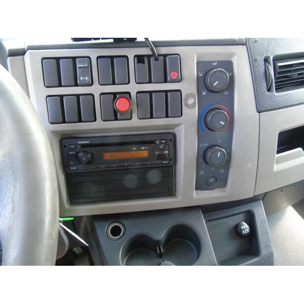 2013 فولفو FL-45814962