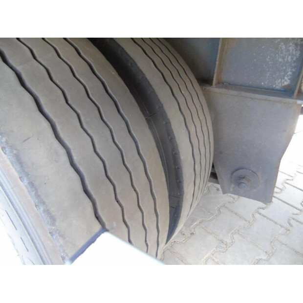 2000 BURG OTHERS-45814982