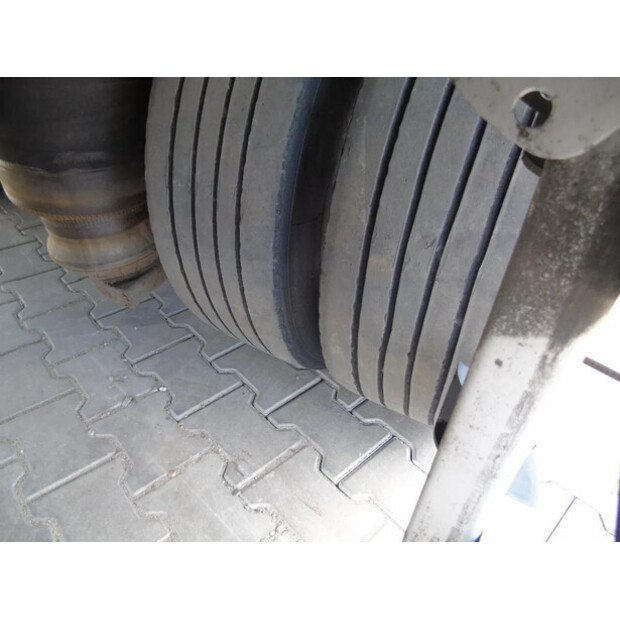 2000 BURG OTHERS-45814983