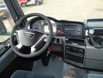 2012-man-tgs-1428775-45815103