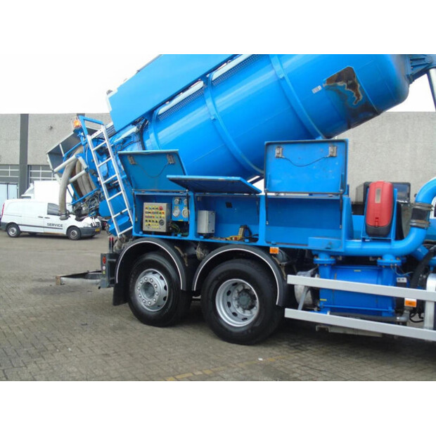 2011 Volvo FM-45815500