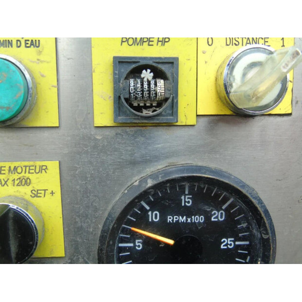 2011 Volvo FM-45815515