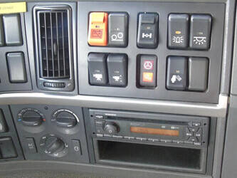 2011-volvo-fm-1428786-45815535