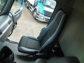 2011-volvo-fm-1428786-45815537
