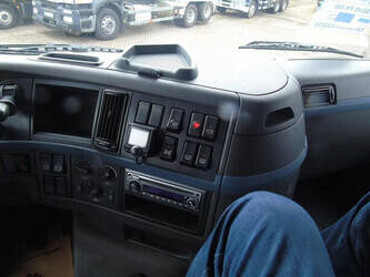 2006-volvo-fh-1428788-45815618