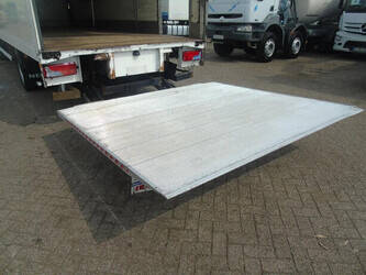 2010-man-tgm-1428789-45815632