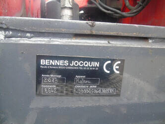 2014-mercedes-benz-axor-1428790-45815672