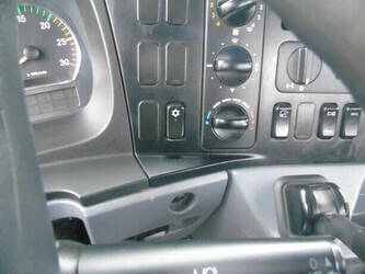 2014-mercedes-benz-axor-1428790-45815687