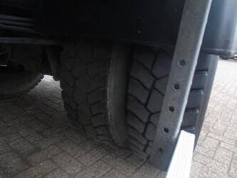 2014-mercedes-benz-axor-1428790-45815689