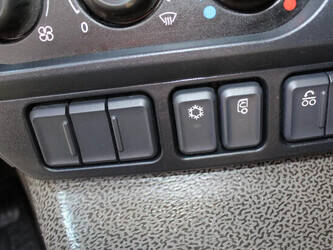 2016-daf-cf-330-1428794-45815848