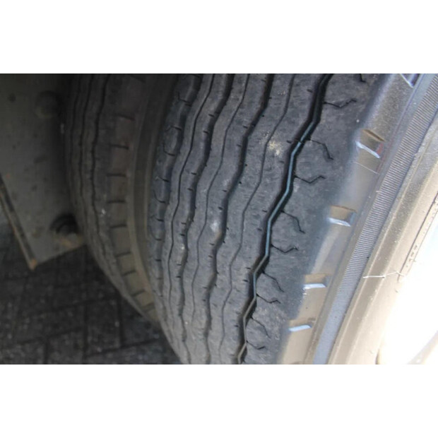 1992 باكتون OTHERS-45815867